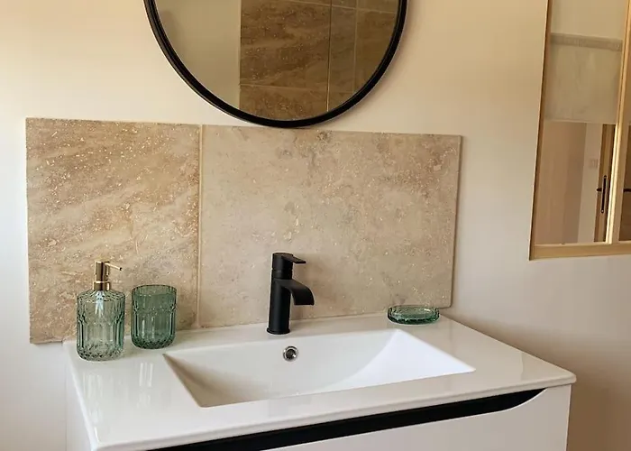 Les Pieds Dans L'eau