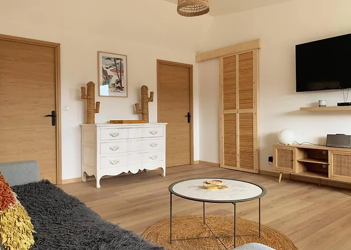 Les Pieds Dans L'eau 公寓 Solaro