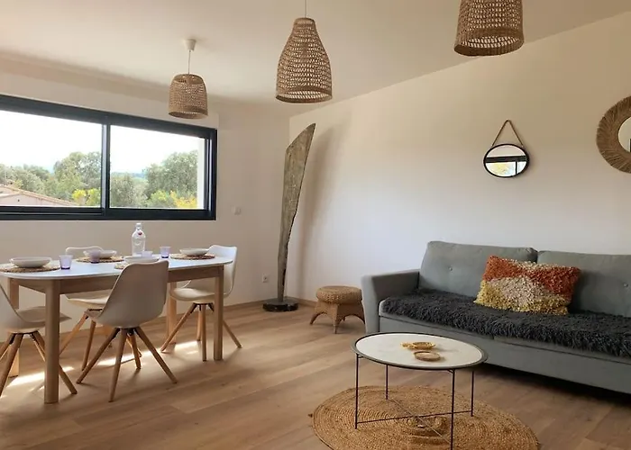 Les Pieds Dans L'eau Solaro